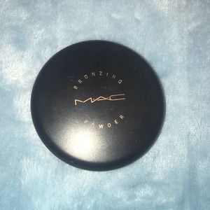 MAC cosmetics bronzer Refined Golden used